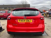 Used Ford Focus Titanium 115 HP (84 kW) 2015 Red Hatchback