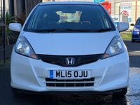 Używany Honda Jazz ES 99 KM (72 kW) 2015 Biały Hatchback