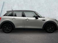 Używany Mini Cooper Classic 134 KM (98 kW) 2022 Srebrny Hatchback
