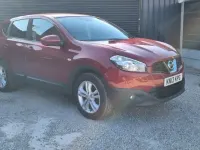 Usado Nissan Qashqai Acenta 117 HP (86 kW) 2013 Vermelho SUV