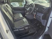 Used Vauxhall Vivaro S 120 HP (88 kW) 2020 White MPV