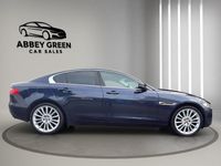 Begagnad Jaguar XE Portfolio 180 HK (132 kW) 2017 Blå Sedan