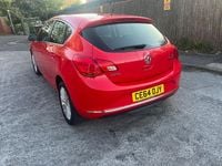 Second-hand Vauxhall Astra Excite 2014 Roșu Hatchback