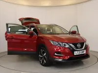 Used Nissan Qashqai N-Motion 158 HP (116 kW) 2021 Red SUV