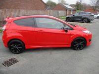 Used Ford Fiesta Zetec 140 HP (102 kW) 2016 Red Hatchback