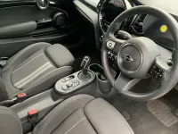 Używany Mini Cooper S Level 1 135 kW (184 KM) 2022 Srebrny Hatchback