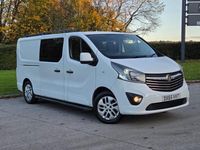 Used Vauxhall Vivaro Sportive 120 HP (88 kW) 2015 White MPV
