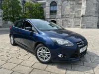 Used Ford Focus Titanium 2012 Blue Hatchback