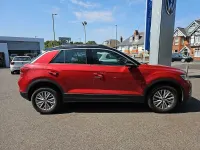 Used VW T-Roc Life 110 HP (80 kW) 2022 Red SUV