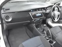 Used Toyota Auris Active 2013 White Hatchback
