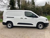 Second-hand Vauxhall Combo 100 CP (73 kW) 2021 Alb Monovolum