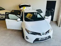 Używany Toyota Auris Hybrid 2014 Biały Hatchback