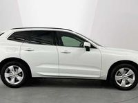 Used Volvo XC60 Momentum 247 HP (181 kW) 2022 White SUV