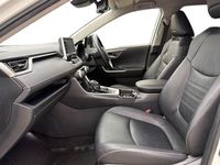 Used Toyota RAV4 218 HP (160 kW) 2020 White SUV