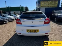 Usado Suzuki Baleno SZ-T 111 CV (81 kW) 2017 Blanco Utilitario