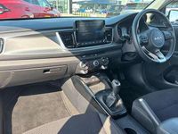 Used Kia Rio 101 HP (74 kW) 2023 White Hatchback