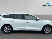 Begagnad Ford Focus Zetec 120 HK (88 kW) 2019 Vit Kombi