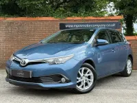 Used Toyota Auris 116 HP (85 kW) 2017 Blue Hatchback