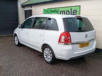 Used Vauxhall Zafira Design Edition 120 HP (88 kW) 2014 White MPV