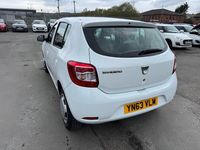 Used Dacia Sandero Lauréate 2013 White Hatchback