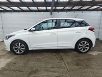 Used Hyundai i20 Edition 100 HP (73 kW) 2017 White Hatchback