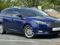 Usado Ford Focus Zetec 120 HP (88 kW) 2017 Azul Carrinha