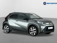 Usado Toyota Aygo X 2022 Verde SUV
