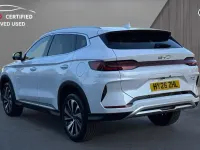 New BYD Seal U Boost 218 HP (160 kW) 2026 Skiing white SUV