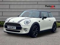 Used Mini Cooper Classic 134 HP (98 kW) 2018 White Hatchback