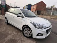 Used Hyundai i20 75 HP (55 kW) 2019 White Hatchback