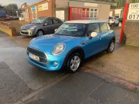 Usado Mini Cooper D Hatch 116 HP (85 kW) 2017 Azul Citadino