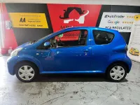 Used Toyota Aygo 67 HP (49 kW) 2010 Blue Hatchback