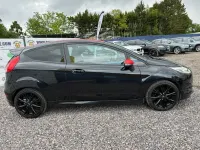 Usado Ford Fiesta Zetec 140 HP (102 kW) 2016 Preto Citadino