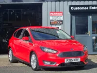 Używany Ford Focus Titanium 120 KM (88 kW) 2015 Czerwony Hatchback