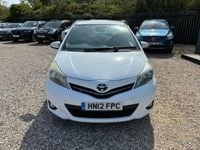Used Toyota Yaris SR 99 HP (72 kW) 2012 White Hatchback