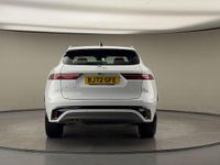 Begagnad Jaguar F-Pace R-Dynamic 204 HK (150 kW) 2022 Vit SUV