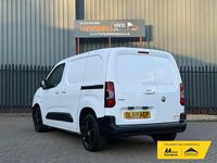 Used Vauxhall Combo Edition 130 HP (95 kW) 2019 White MPV