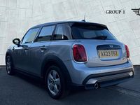 Begagnad Mini Cooper Comfort 136 HK (100 kW) 2023 Silver Halvkombi