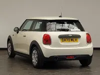 Used Mini ONE Classic 102 HP (75 kW) 2020 White Hatchback