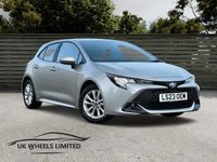 Begagnad Toyota Corolla 2023 Silver Halvkombi