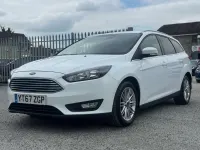 Begagnad Ford Focus Zetec 120 HK (88 kW) 2017 Vit Kombi