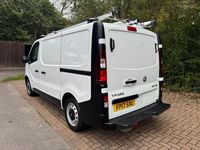 Second-hand Vauxhall Vivaro S 95 CP (69 kW) 2017 Alb Monovolum