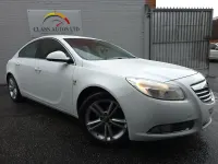 Used Vauxhall Insignia SRi 140 HP (102 kW) 2012 White Hatchback