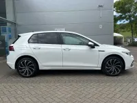 Second-hand VW Golf VIII 130 CP (95 kW) 2023