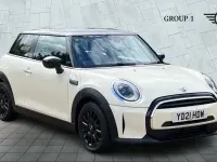 Used Mini Cooper Classic 134 HP (98 kW) 2021 White Hatchback