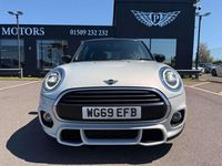 Usado Mini Cooper Hatch 136 CV (100 kW) 2019 Plateado Utilitario