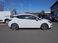 Used Vauxhall Astra SRi 122 HP (89 kW) 2020 White Hatchback