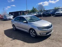 Usado Skoda Rapid Elegance 2014 Prateado Citadino