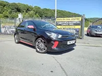 Usado Kia Rio 83 HP (61 kW) 2017 Preto Citadino