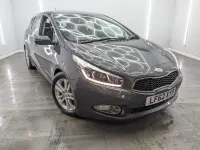 Usado Kia Ceed 126 HP (92 kW) 2012 Prateado Citadino